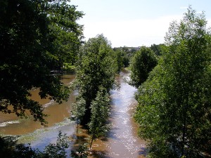 die überfluteten Rezatparkplätze in Ansbach am 16. Juni 2007