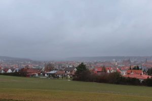 Mit der Warmfront von Tief "Heinz" wurde das Ende der Westwetterlage am 15. März in Ansbach eingeläutet. Foto © Jürgen Grauf