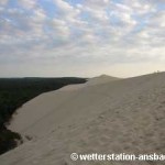 Altocumulus an der Dune du Pilat. Diese ist mit 103 Meter Höhe die größte Wanderdüne Europas, August 2005