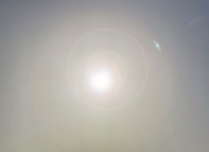 Gelblicher Sonnenschein Dank Saharasand in der Atmosphäre. Foto: Goede